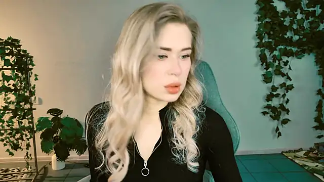 AdelLoyss online show from October 18, 1:12 pm