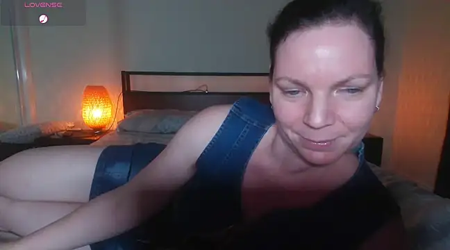 aussiepeaches online show from March 10, 11:32 am