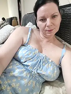 aussiepeaches online show from March 11, 1:48 am