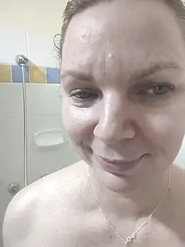 aussiepeaches online show from September 24, 2:09 pm