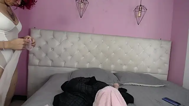 caroliine fox   online show from September 20, 3:40 am