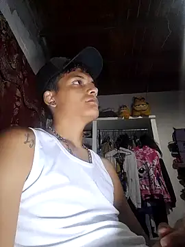 Snapshot of Ale_lux28 chatting on September 10, 4:12 am Ale lux28 online show from September 10, 4:12 am