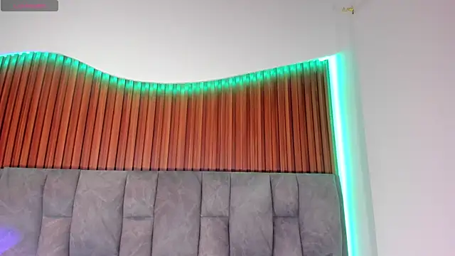 Aliina  Sauvage online show from October 3, 7:33 pm