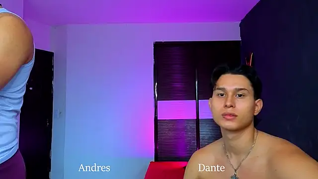 Snapshot of TeddyBear_07 chatting on April 15, 12:56 pm TeddyBear 07 online show from April 15, 12:56 pm