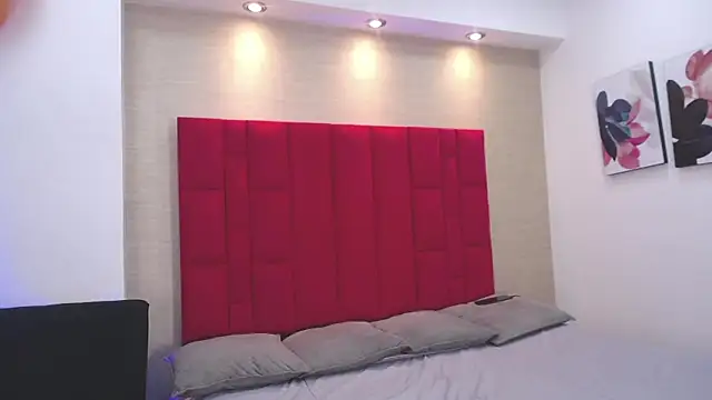 Snapshot of Cady_Hot chatting on October 16, 8:10 pm Cady Hot online show from October 16, 8:10 pm