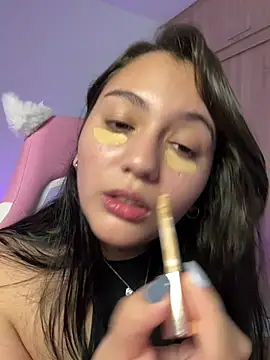 Snapshot of Angeldusttt chatting on February 5, 1:32 am Angeldusttt online show from February 5, 1:32 am