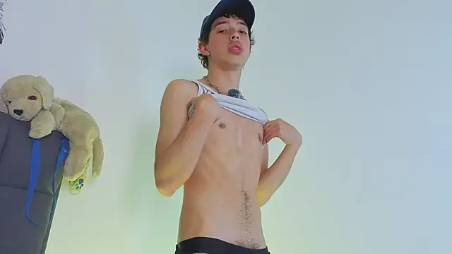 Snapshot of Otter_Star chatting on October 2, 3:35 am Otter Star online show from October 2, 3:35 am