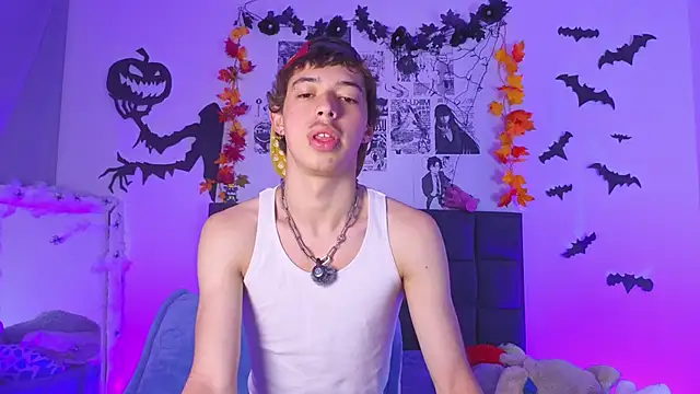 Snapshot of Otter_Star chatting on October 7, 9:50 am Otter Star online show from October 7, 9:50 am