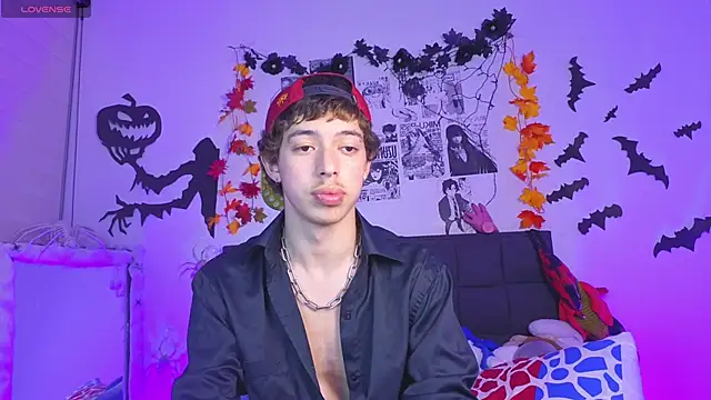 Snapshot of Otter_Star chatting on October 13, 4:01 am Otter Star online show from October 13, 4:01 am