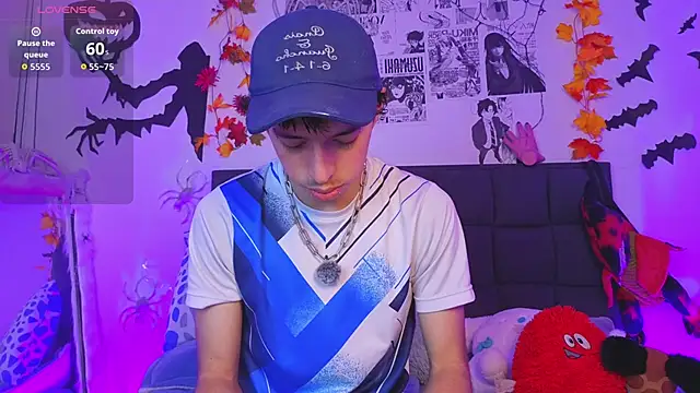 Snapshot of Otter_Star chatting on October 15, 4:45 am Otter Star online show from October 15, 4:45 am