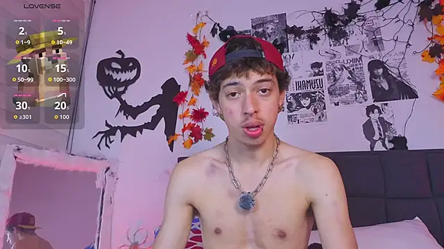 Snapshot of Otter_Star chatting on October 22, 5:30 am Otter Star online show from October 22, 5:30 am