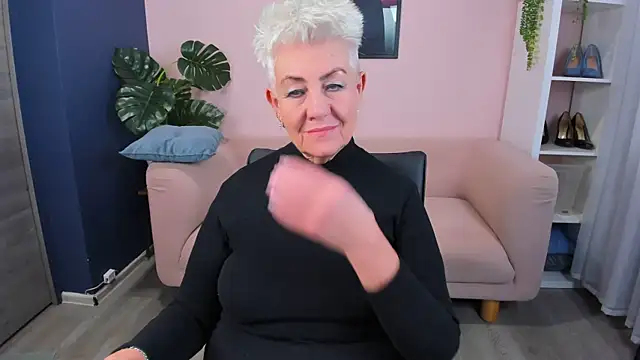 HotandMature online show from October 4, 9:18 am