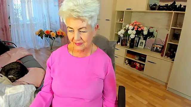 Snapshot of HotandMature chatting on March 12, 2:34 pm HotandMature online show from March 12, 2:34 pm