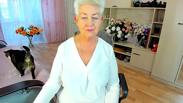 Snapshot of HotandMature chatting on March 29, 2:28 pm HotandMature online show from March 29, 2:28 pm