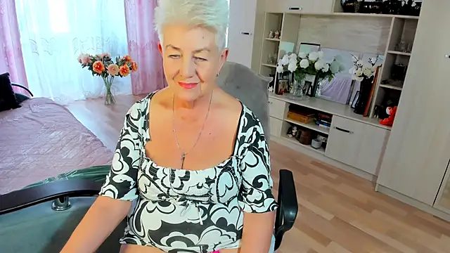 HotandMature online show from May 13, 11:07 am