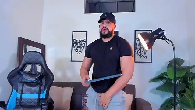 Justin kingX7 online show from May 17, 4:32 am