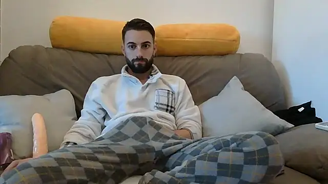 Amicisegreti online show from February 21, 6:36 am