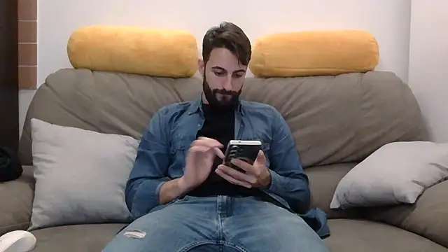 Amicisegreti online show from March 14, 8:36 pm