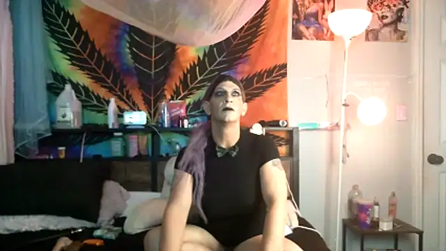 Snapshot of mistismoker chatting on March 28, 3:39 am mistismoker online show from March 28, 3:39 am