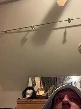 P44698 online show from March 21, 12:37 am