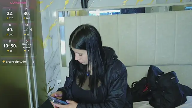 Snapshot of Olivia11_ chatting on May 2, 12:32 pm Olivia11 online show from May 2, 12:32 pm