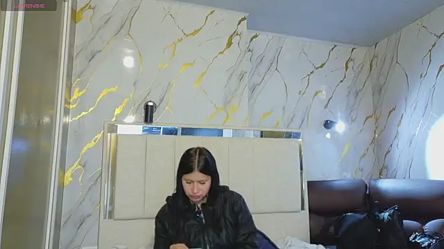 Snapshot of Olivia11_ chatting on May 22, 12:44 pm Olivia11 online show from May 22, 12:44 pm