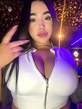 SofiaWildee online show from January 18, 1:31 am