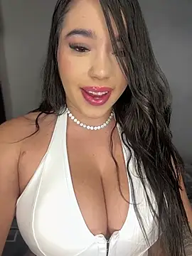 SofiaWildee online show from March 1, 2:02 am