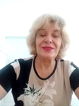 Snapshot of 52MiaLove02 chatting on September 18, 5:09 am 52MiaLove02 online show from September 18, 5:09 am