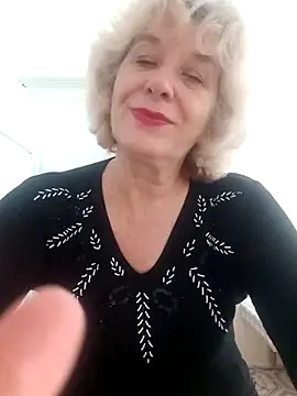 Snapshot of 52MiaLove02 chatting on September 24, 5:11 am 52MiaLove02 online show from September 24, 5:11 am