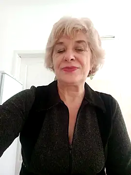 Snapshot of 52MiaLove02 chatting on October 2, 5:03 am 52MiaLove02 online show from October 2, 5:03 am