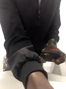 Snapshot of DarkSkiined chatting on October 28, 10:41 am DarkSkiined online show from October 28, 10:41 am