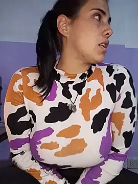 kariciasecreta online show from May 18, 2:29 am
