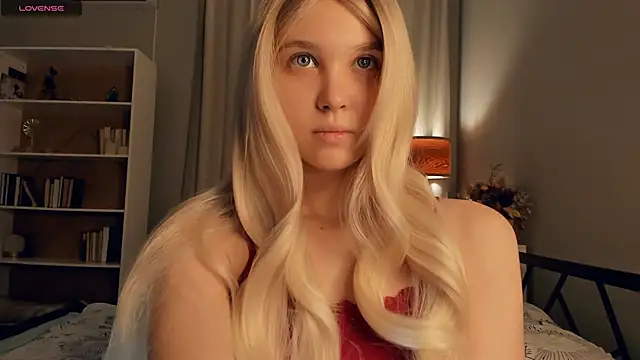 ErinBissonnette online show from October 20, 7:14 pm