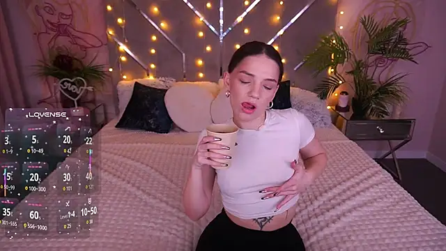 MirielleNymph online show from March 25, 1:39 pm