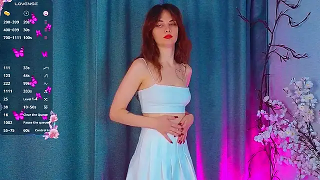 LisaDrake online show from September 22, 8:33 pm