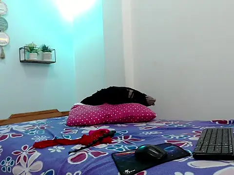 ashlyanaldeep18 online show from March 23, 2:04 am