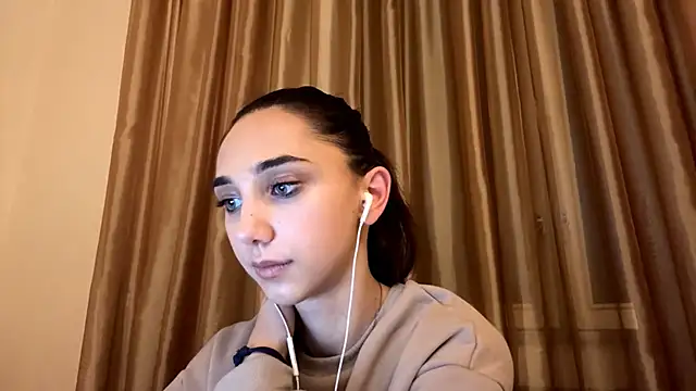 LinaMour online show from September 26, 11:20 pm