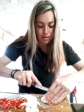 Snapshot of Heisi-Sex chatting on October 9, 12:03 pm Heisi-Sex online show from October 9, 12:03 pm