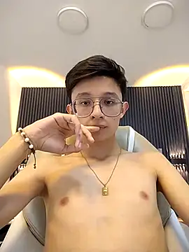 SantiagoRusso18 online show from October 7, 3:20 pm