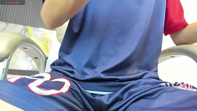 SantiagoRusso18 online show from November 5, 12:38 pm