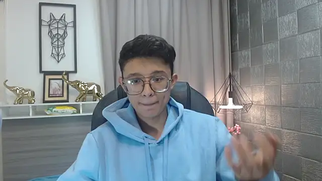 SantiagoRusso18 online show from April 18, 11:47 am