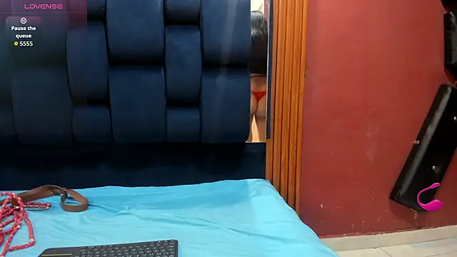 JisooLuv online show from March 21, 7:50 pm