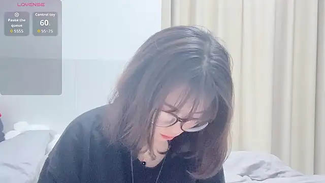 Xoxo-258 online show from October 16, 7:15 pm