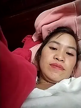 tuyetnhi-00 online show from October 4, 5:00 pm