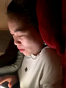 tuyetnhi-00 online show from November 19, 4:56 am