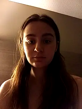 freakylittlebitch69 online show from October 1, 4:18 am