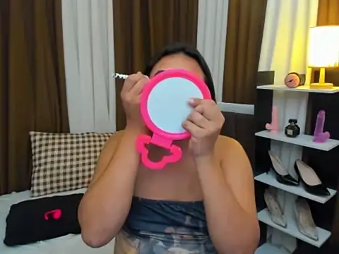 TsUncutKaren online show from October 13, 5:18 am