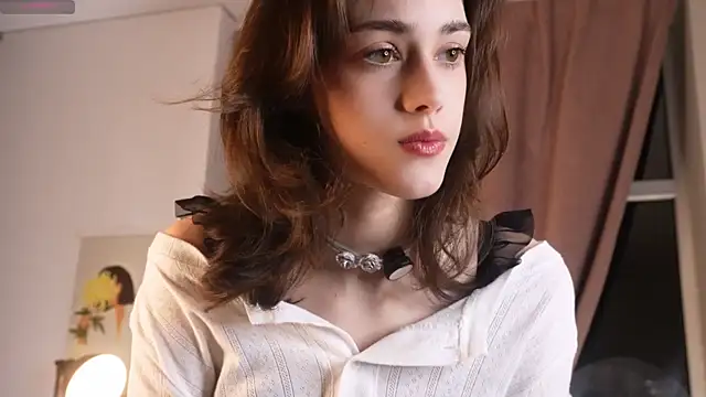 Snapshot of ttragedienne chatting on November 11, 1:44 pm ttragedienne online show from November 11, 1:44 pm