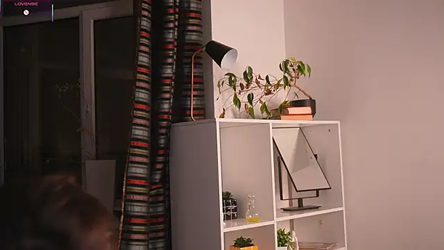 Snapshot of ttragedienne chatting on December 19, 2:29 am ttragedienne online show from December 19, 2:29 am